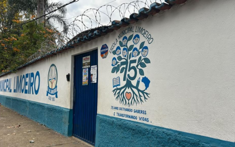 Prefeitura assina ordem de serviço para reforma completa da Escola Municipal Limoeiro