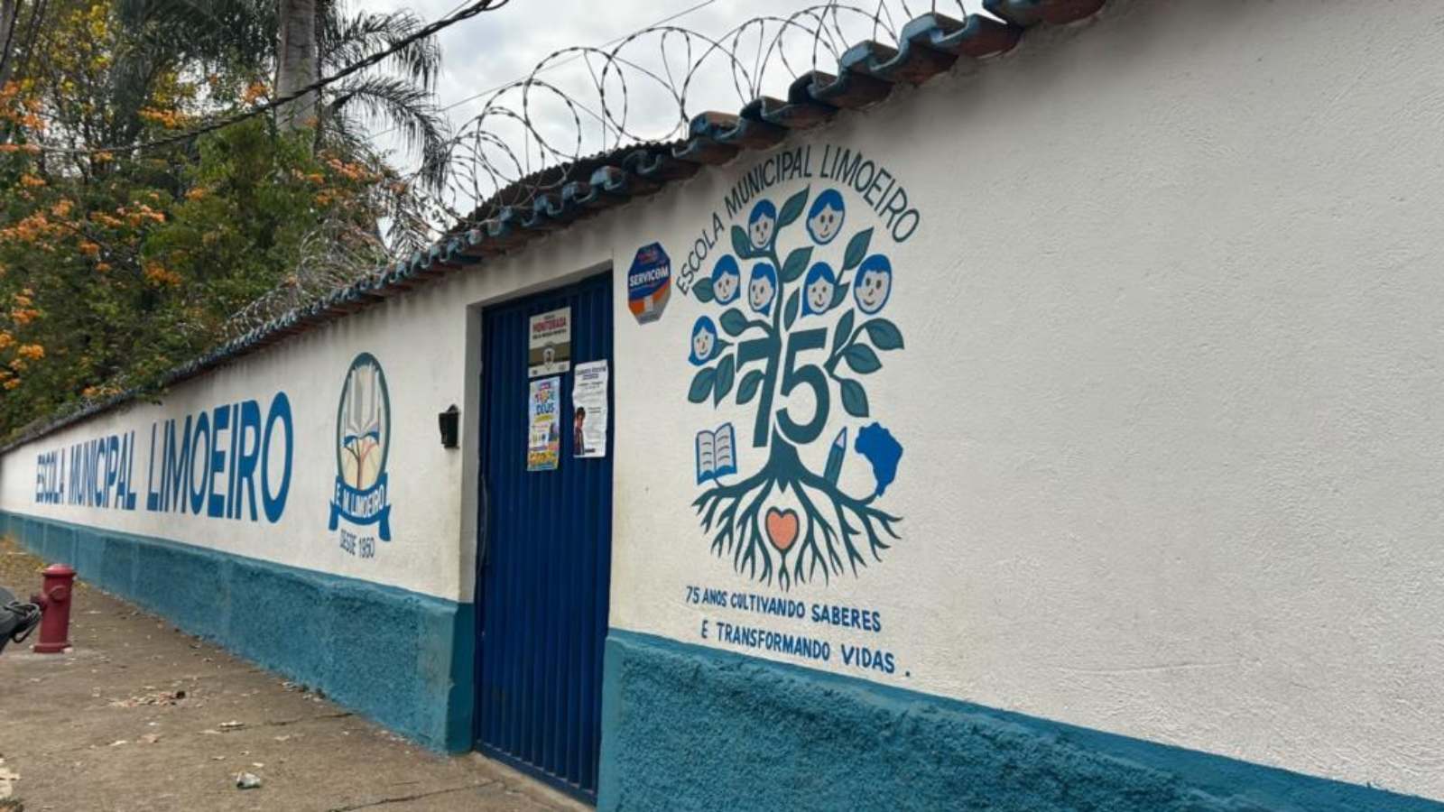 Prefeitura assina ordem de serviço para reforma completa da Escola Municipal Limoeiro