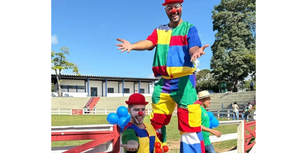Magia circense pousa na Escola Infantil Monteiro Lobato