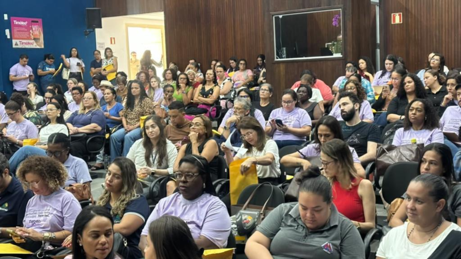 Timóteo se veste de lilás: seminário fortalece rede de proteção às mulheres
