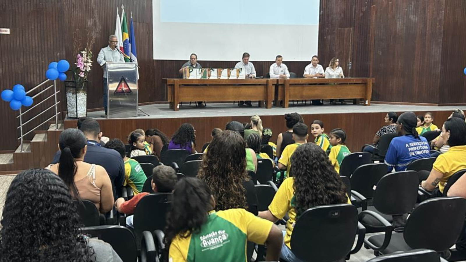 Programa Miguilim entrega mais de 40 óculos a estudantes da rede municipal
